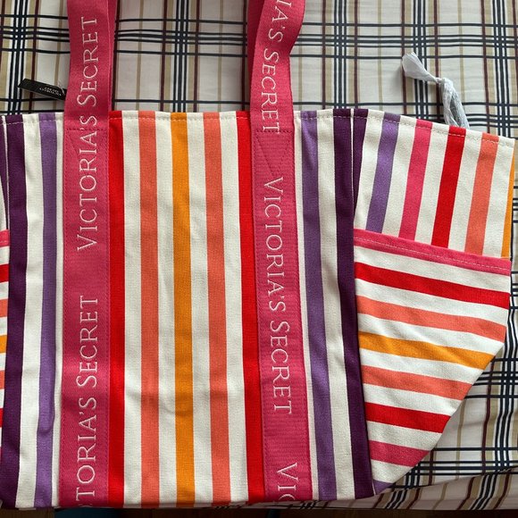 Victoria's Secret Weekender Tote Bag - Picture 3 of 8